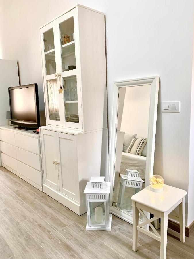 Apartamento En El Centro Con Parking طريفة المظهر الخارجي الصورة